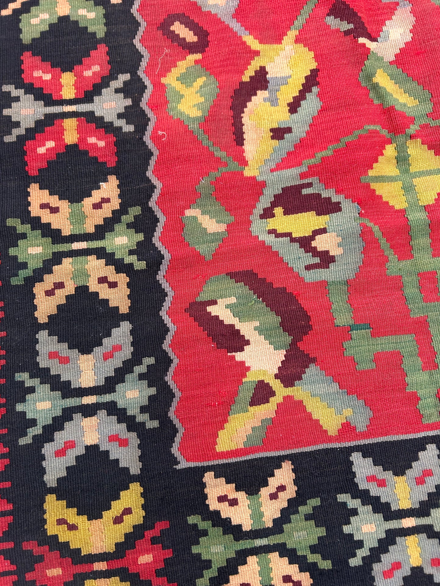 MOLDOVIAN KILIM