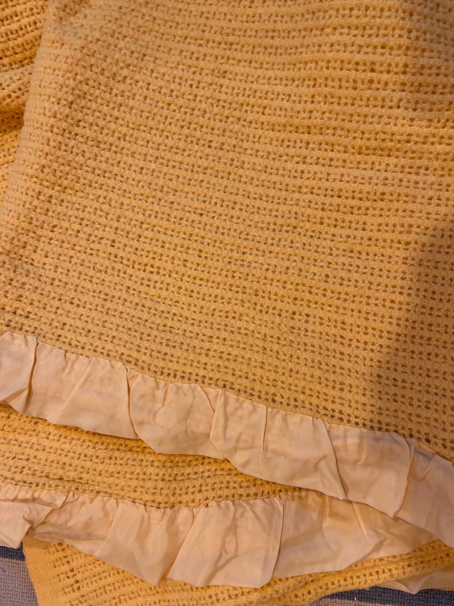 CREAM BLANKET