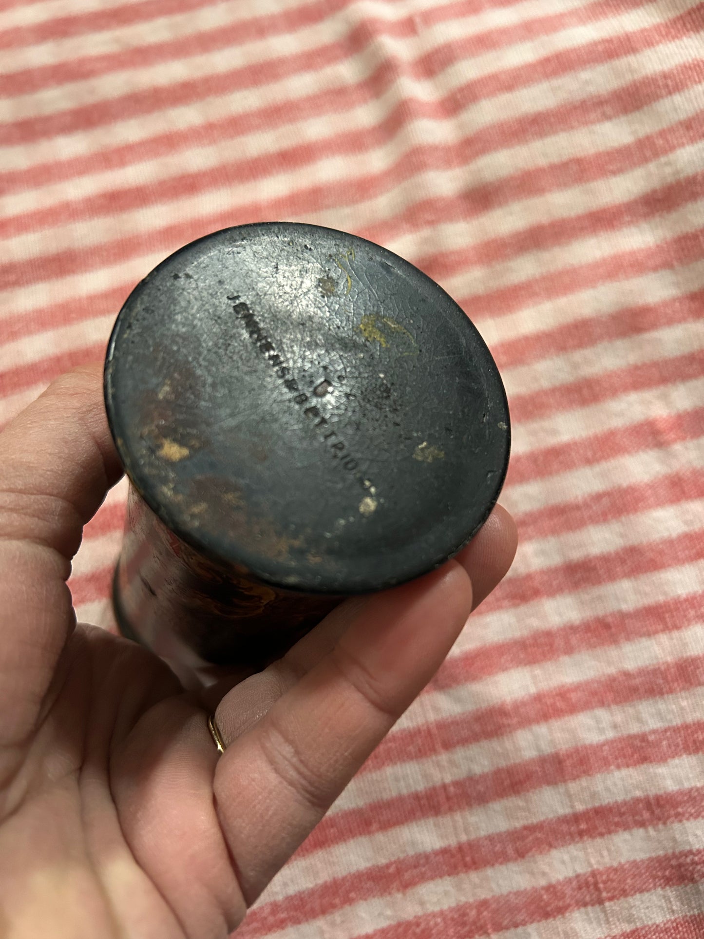 ANTIQUE POT