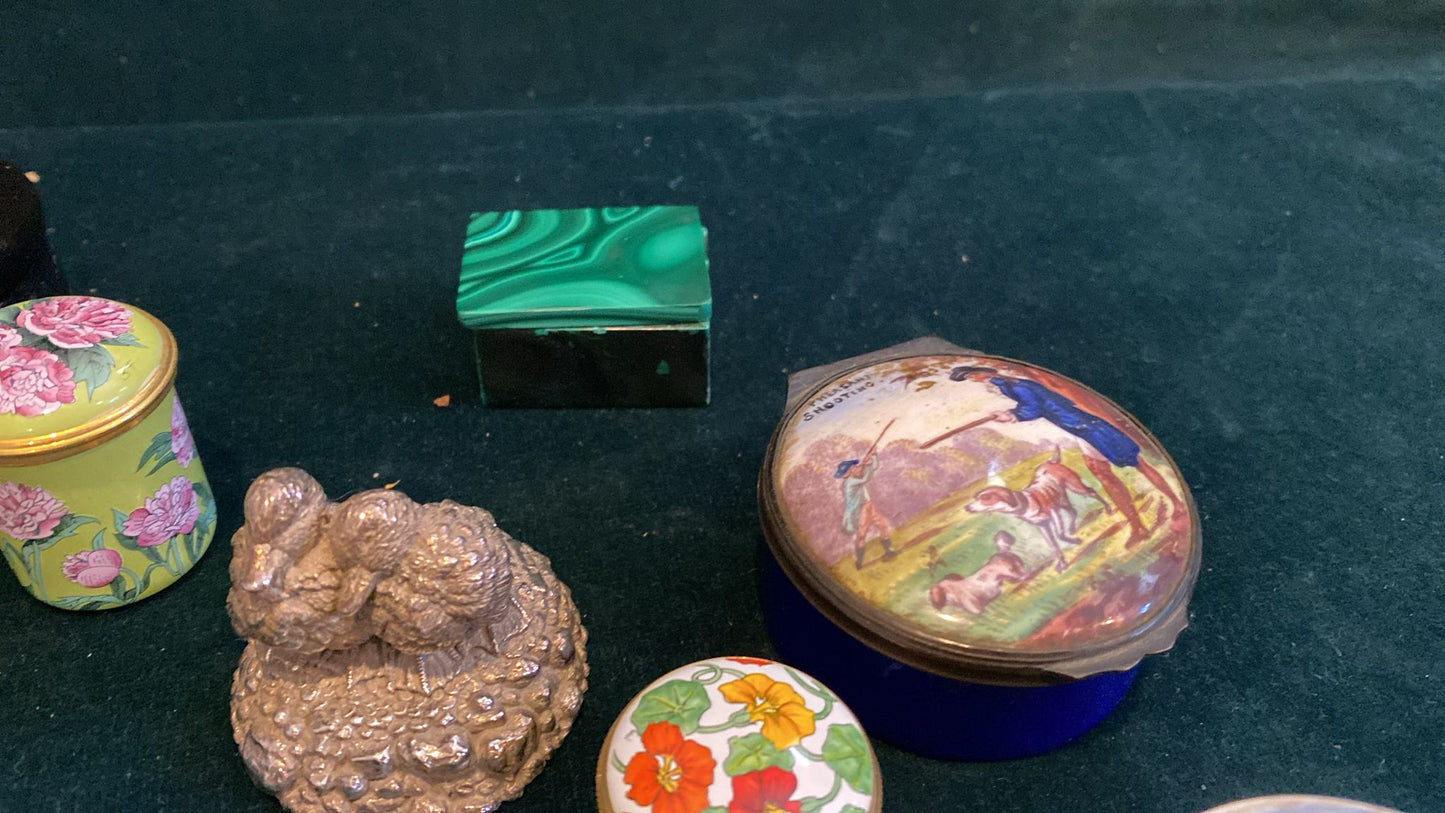 BOXES & ORNAMENTS