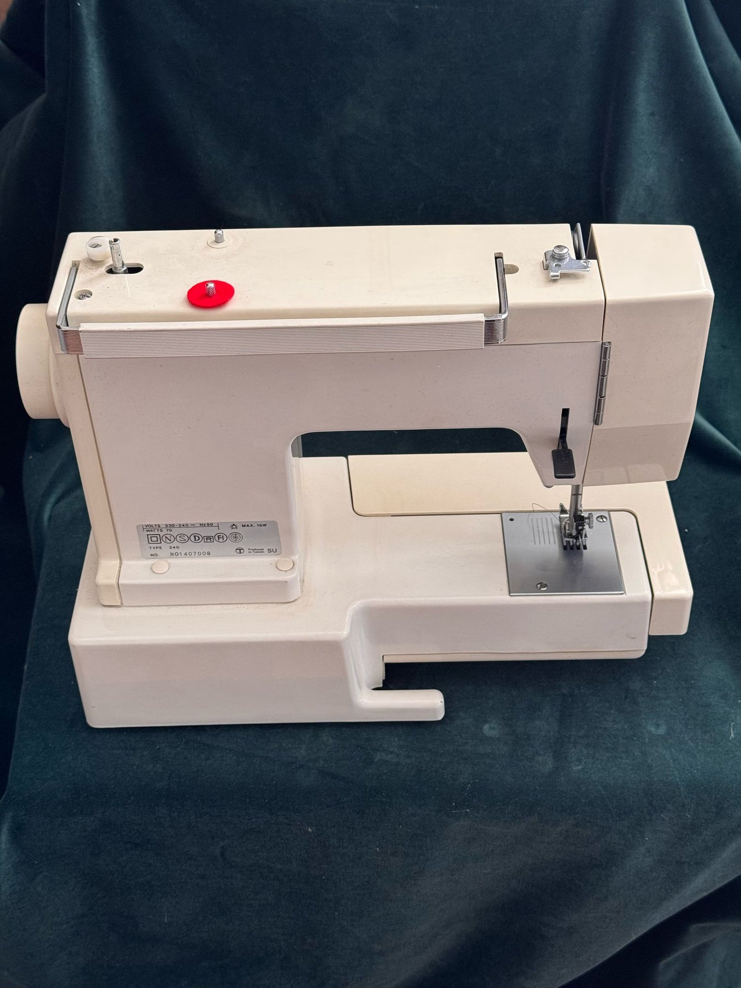 SEWING MACHINE