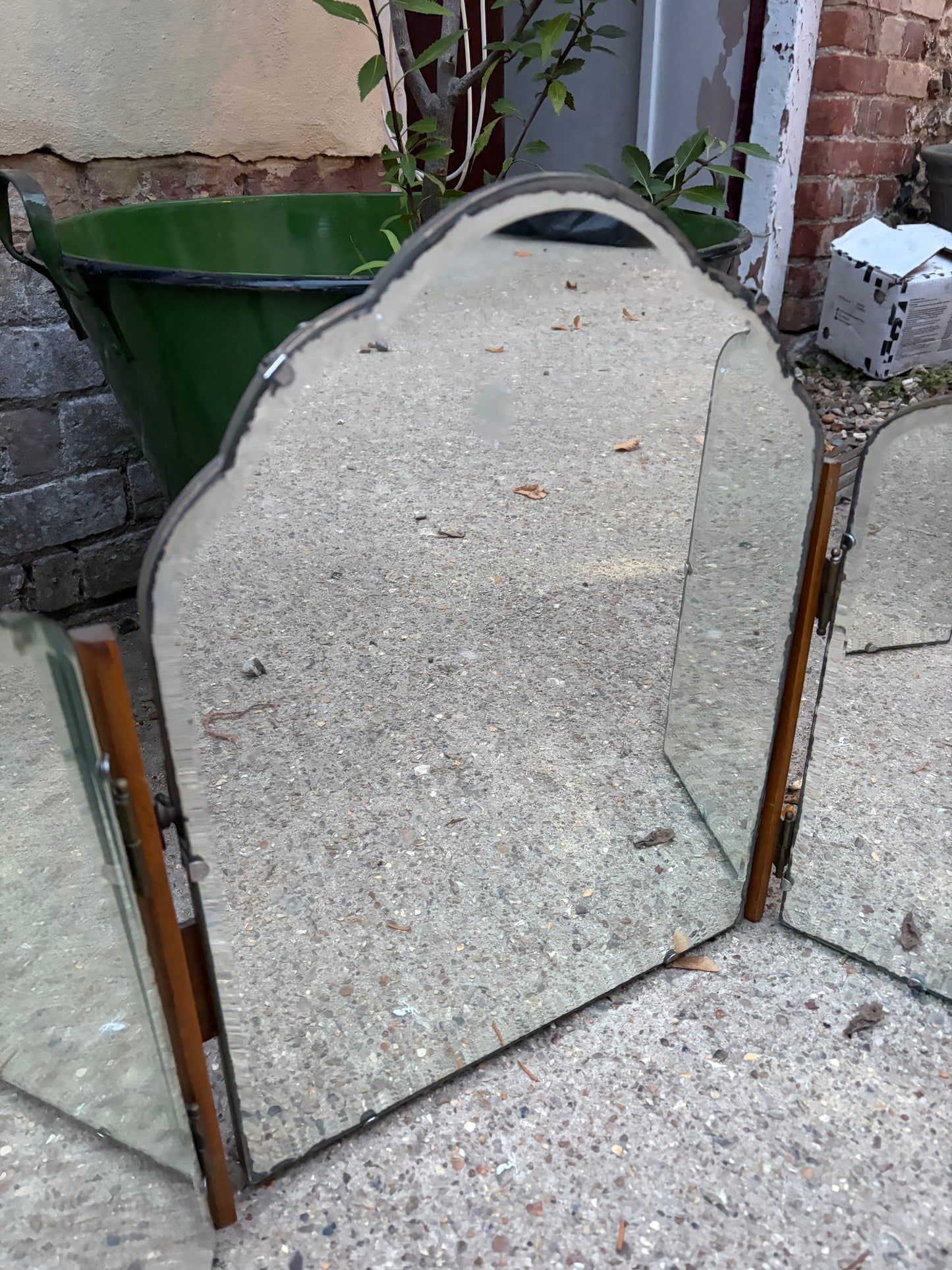 DRESSING TABLE MIRROR