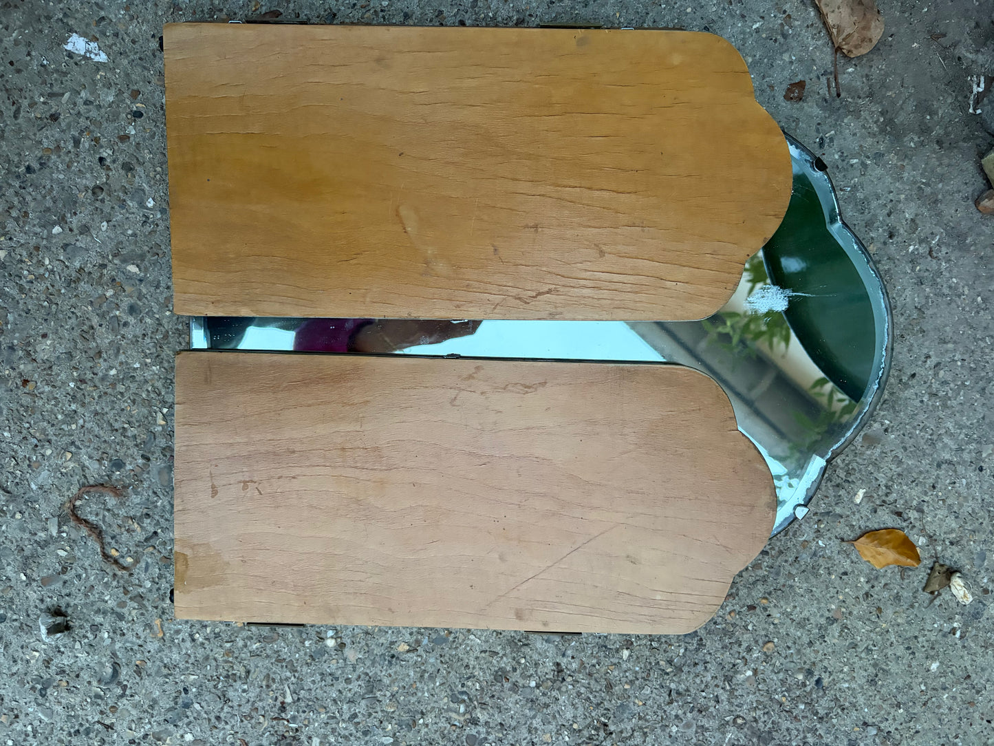 DRESSING TABLE MIRROR