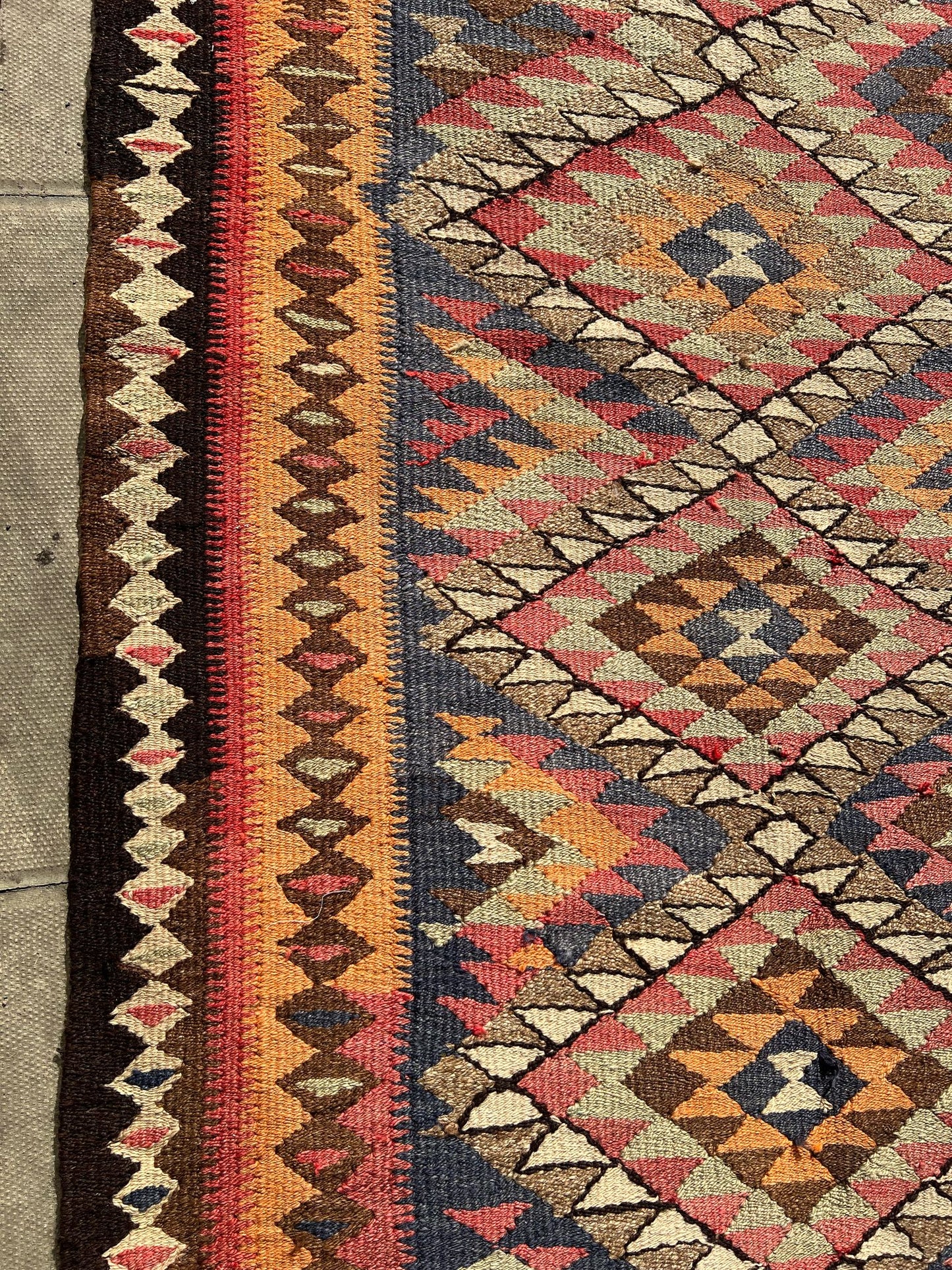 KILIM RUG