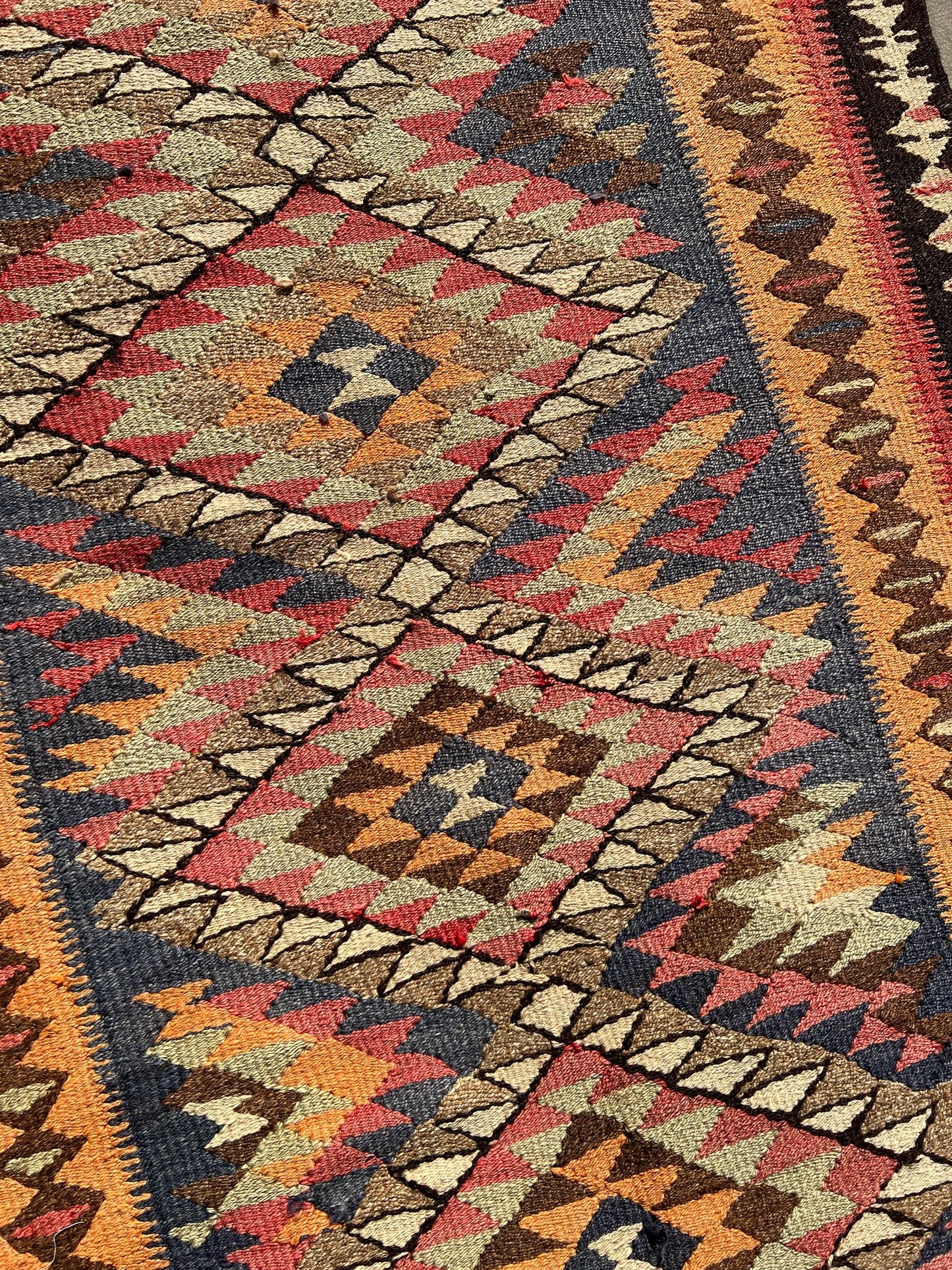 KILIM RUG