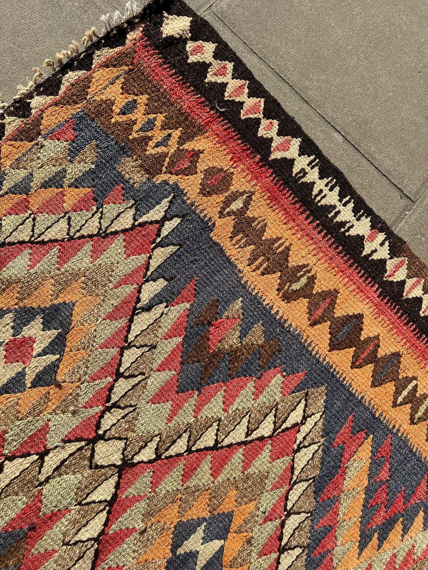 KILIM RUG