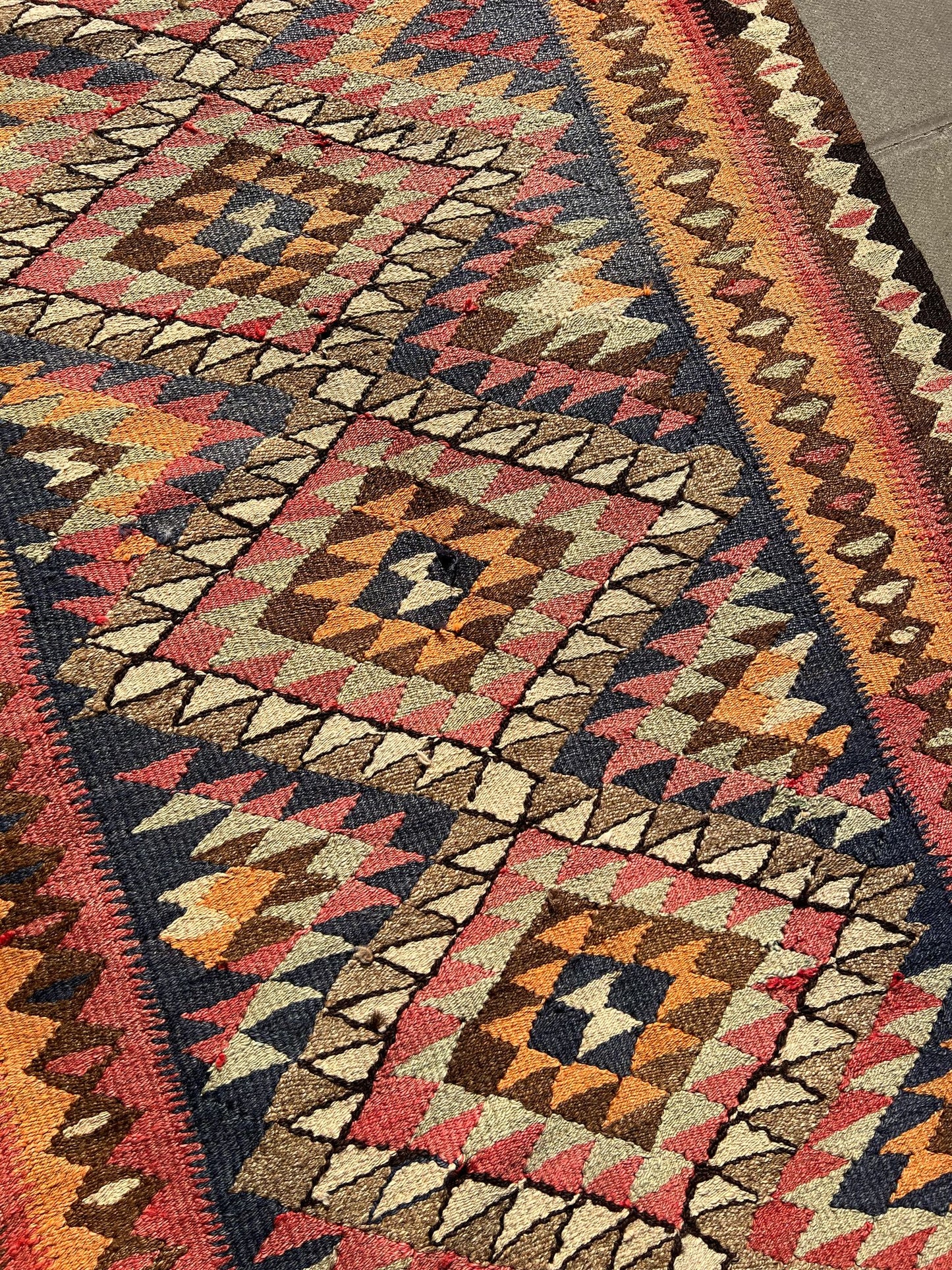 KILIM RUG