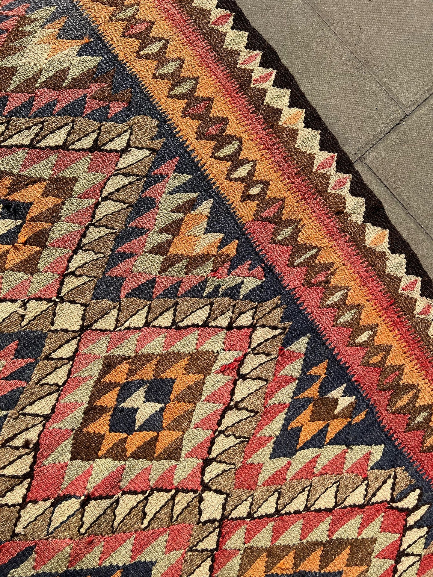 KILIM RUG