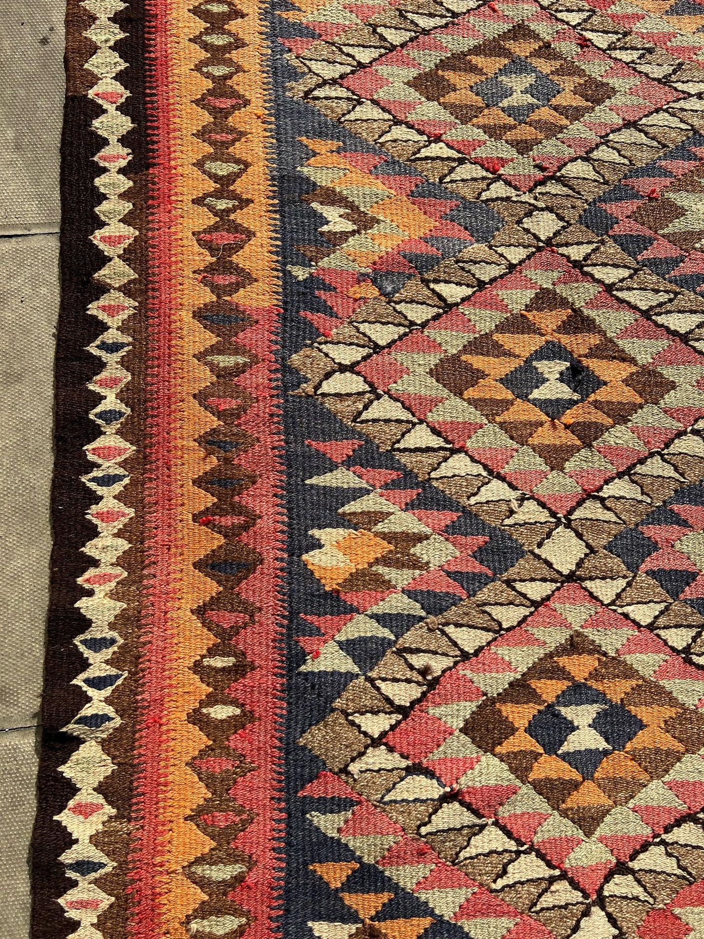 KILIM RUG