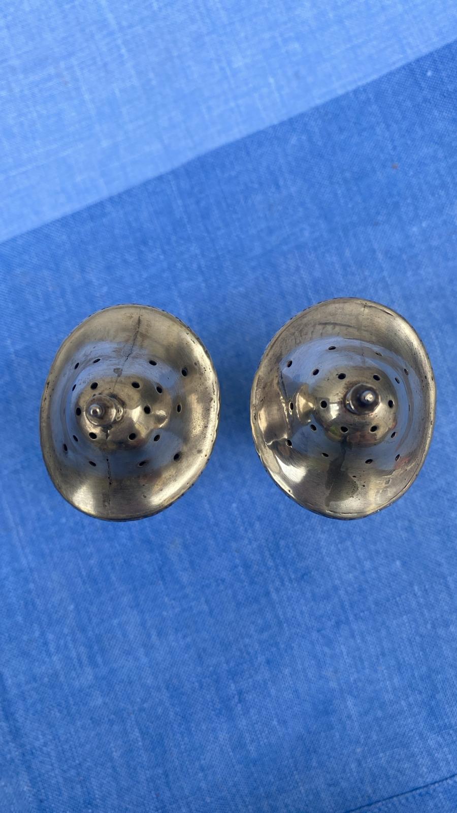 SILVER SALT AND PEPPER