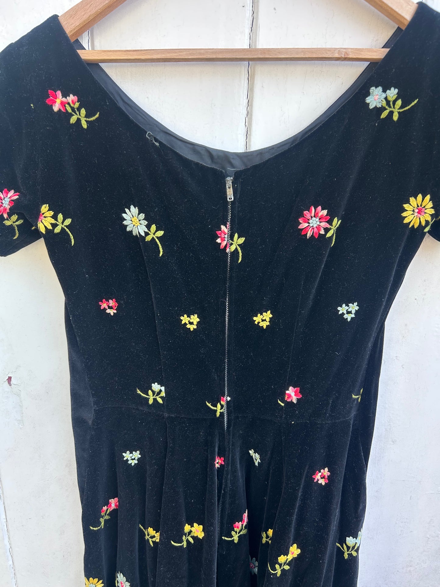 EMBROIDERED VELVET VINTAGE DRESS