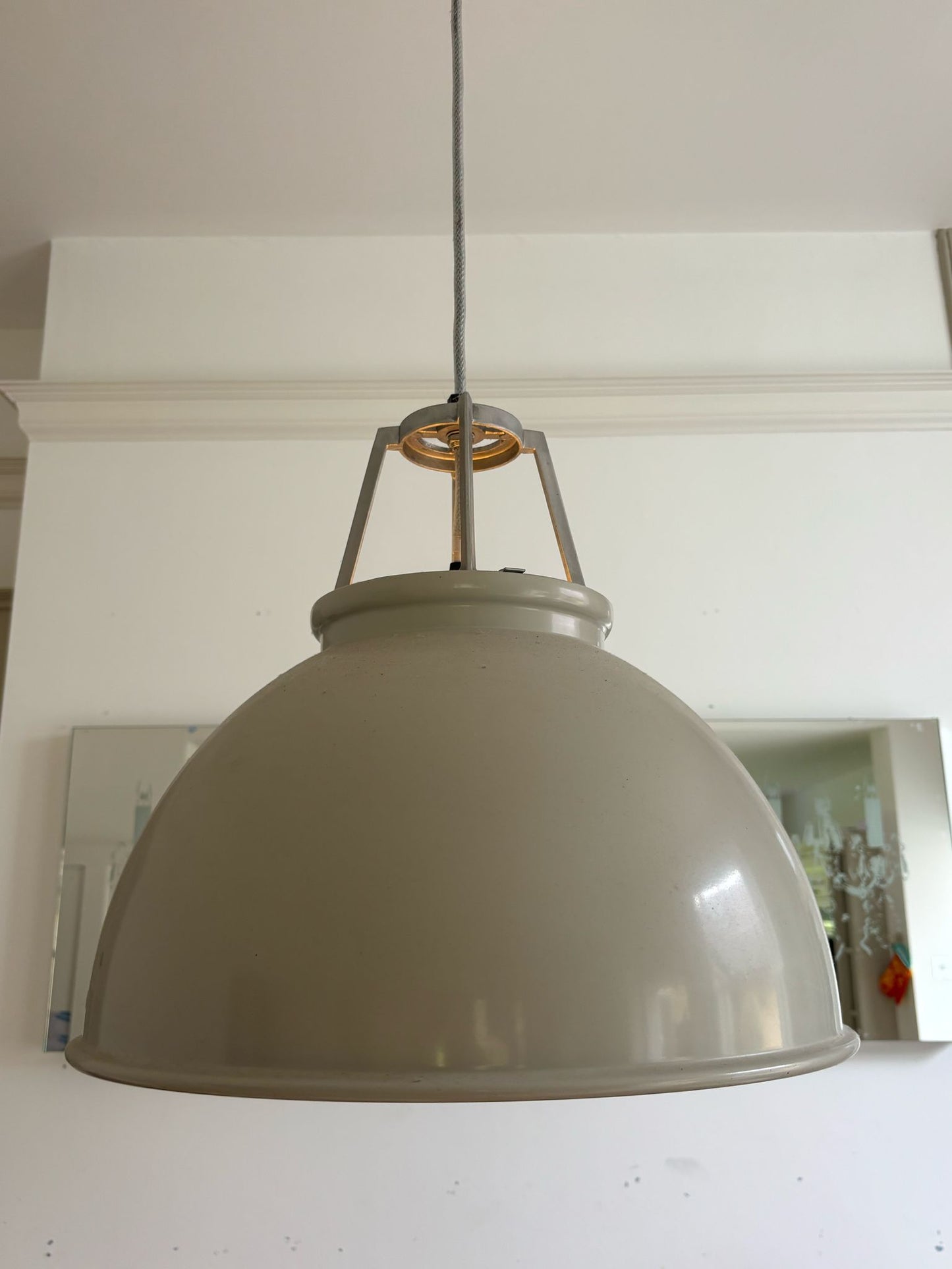 CEILING LIGHT