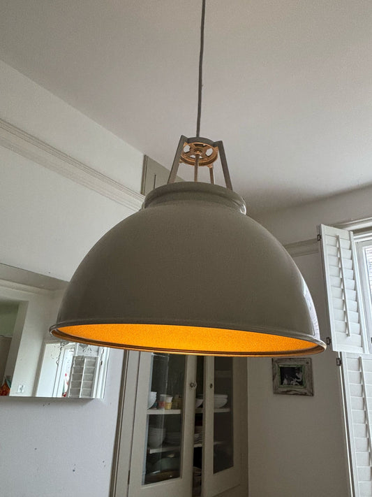 CEILING LIGHT
