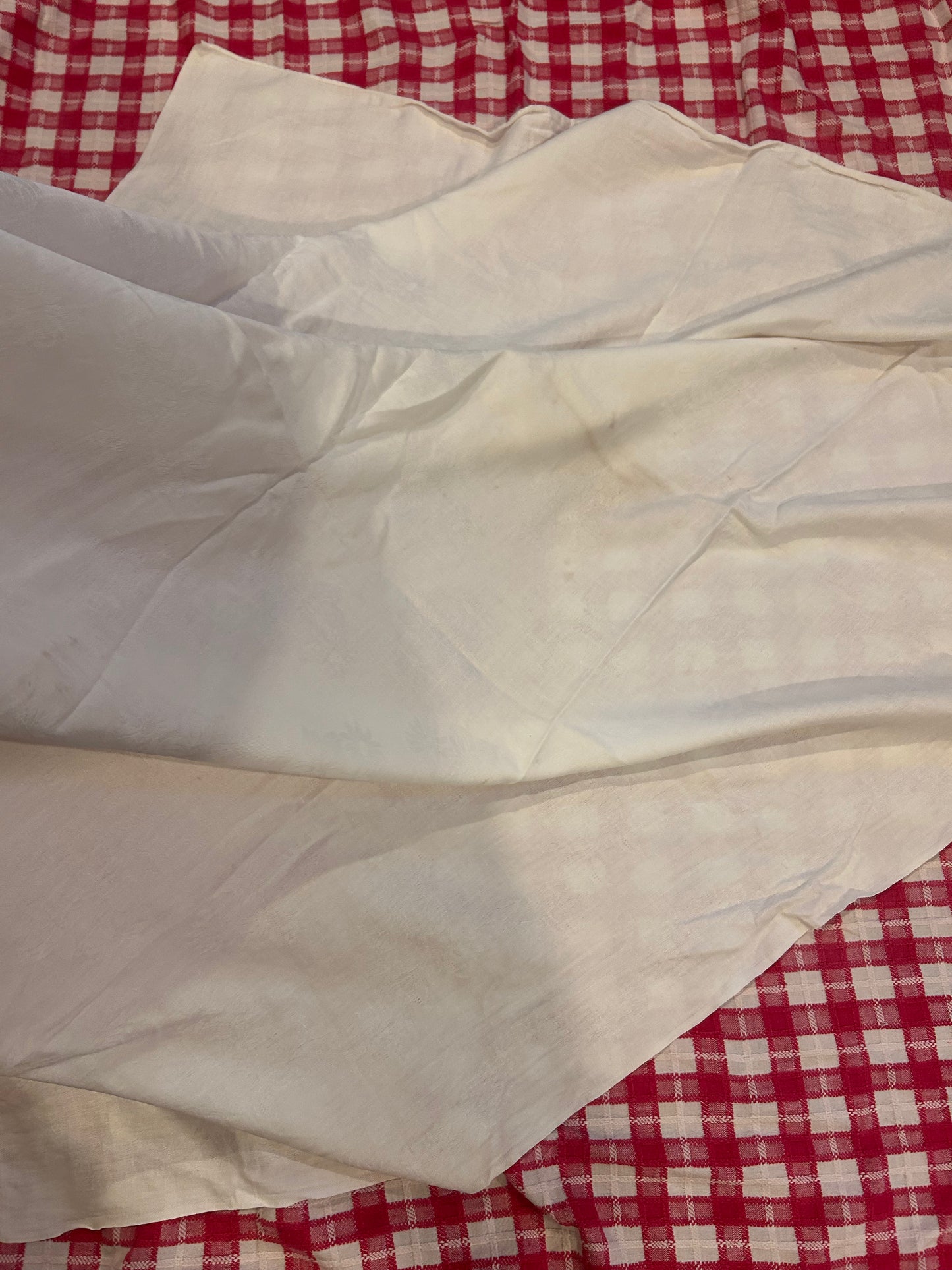 LINEN TABLECLOTH