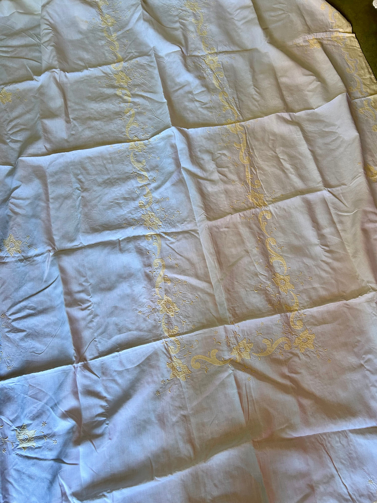 TABLECLOTH