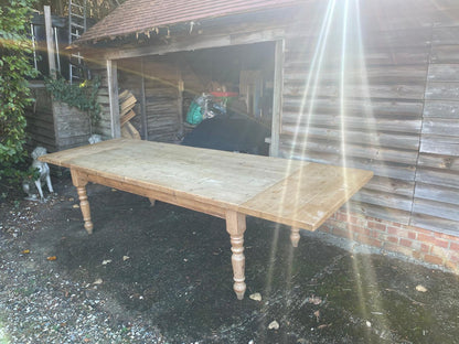 PINE TABLE