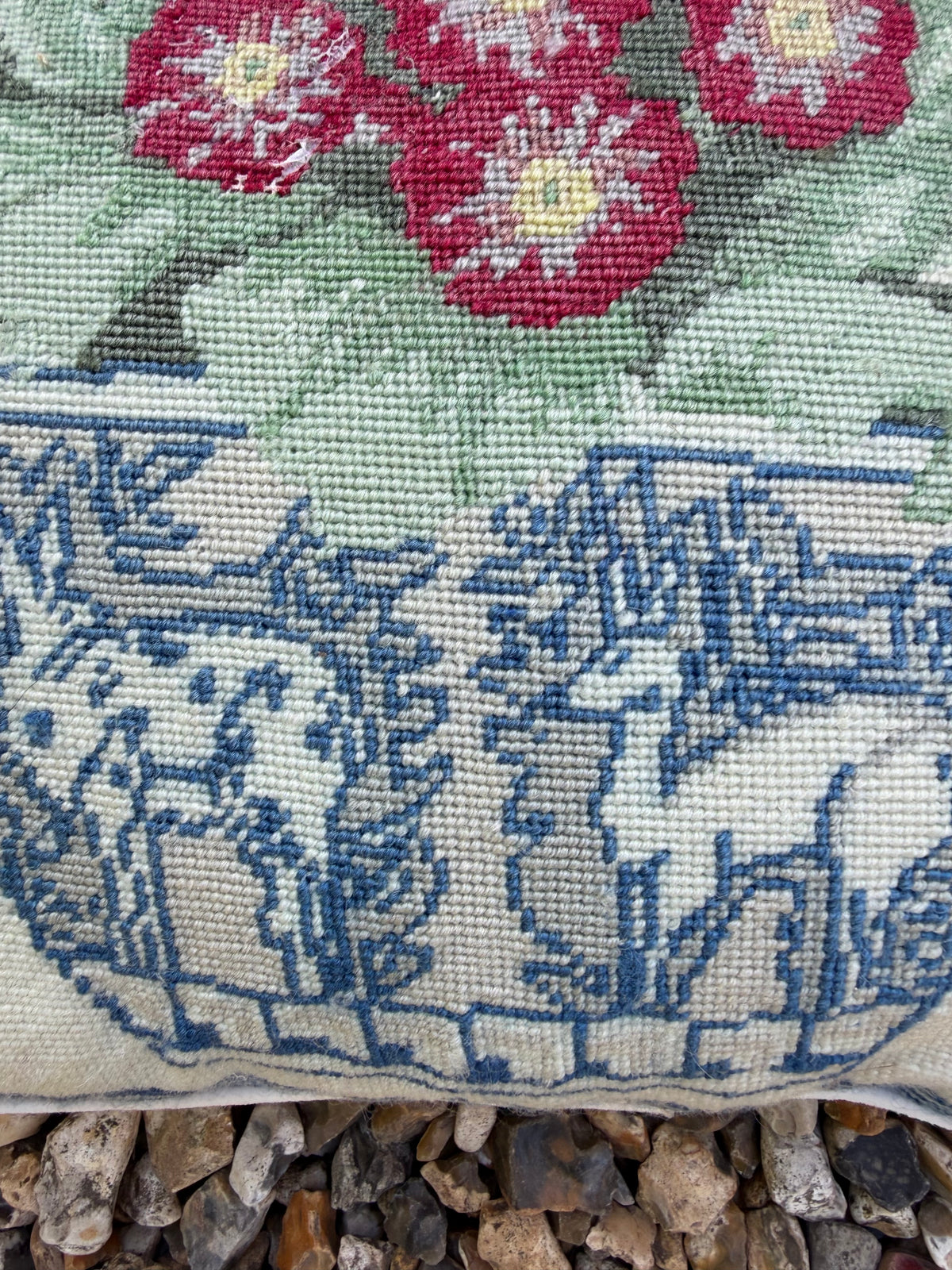 TAPESTRY CUSHION ￼