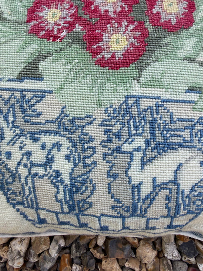 TAPESTRY CUSHION ￼