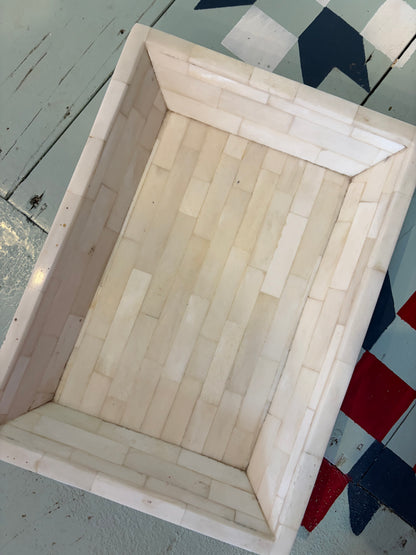 TRAY