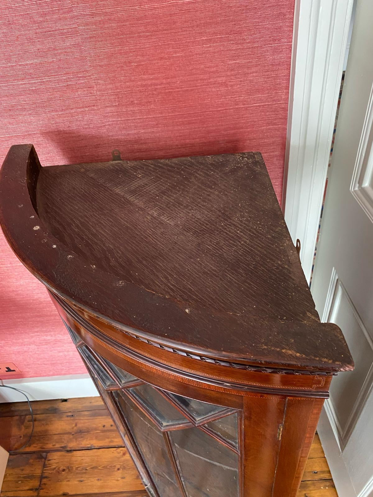 CORNER CABINET