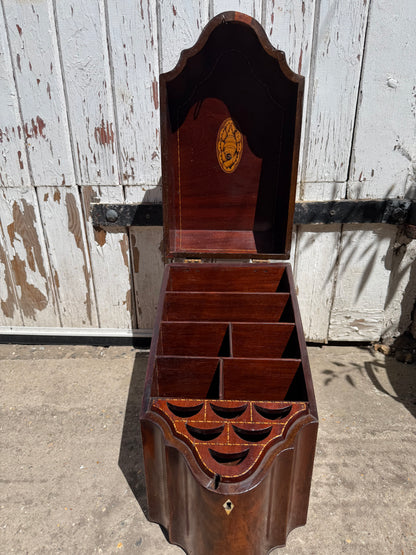 KNIFE BOX
