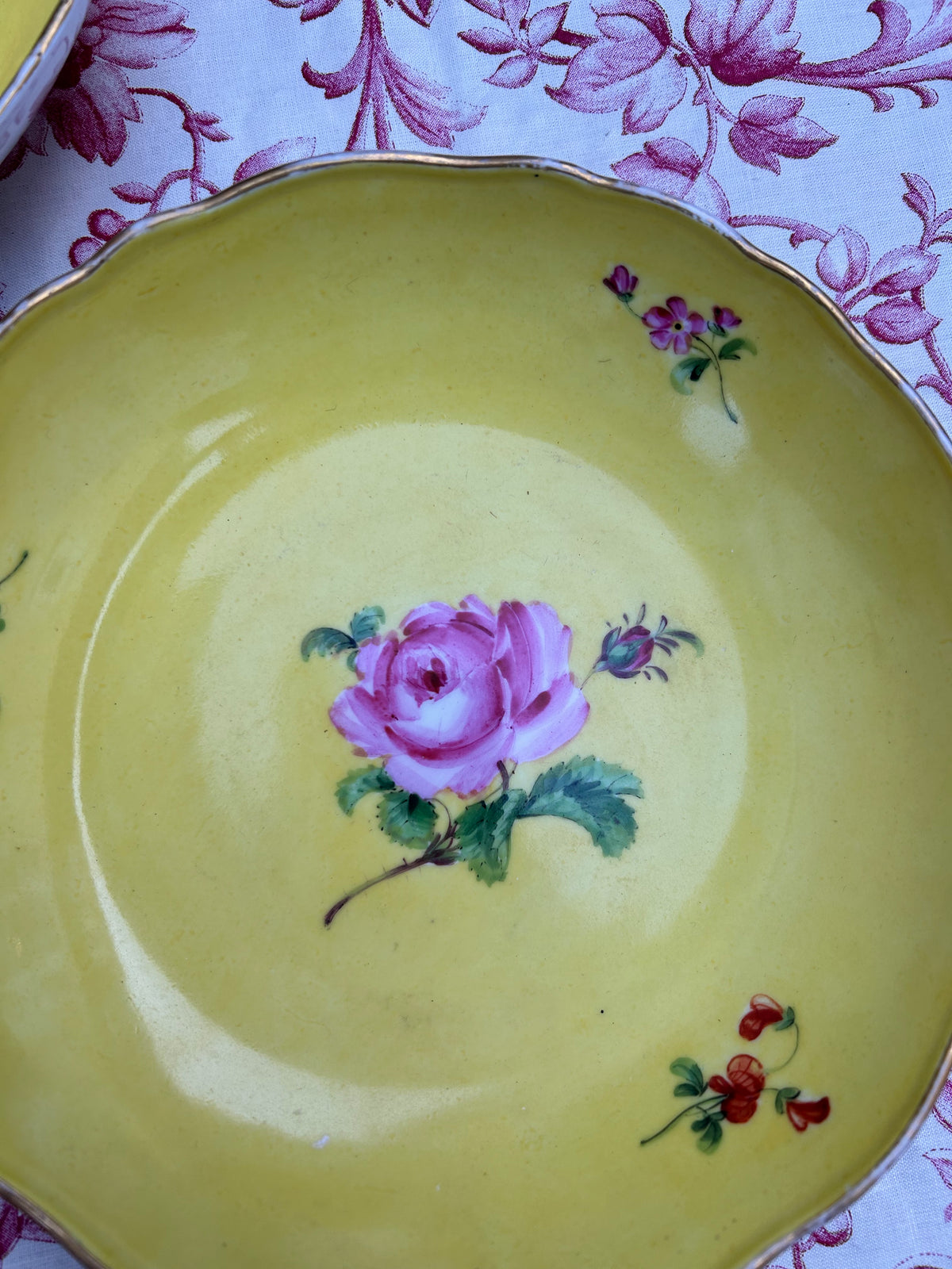 SET OF THREE PLATES