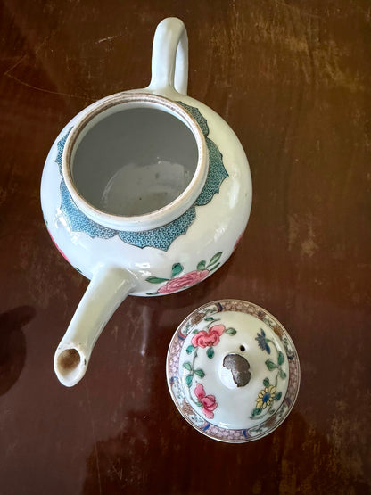 10 COLLECTABLE PIECES