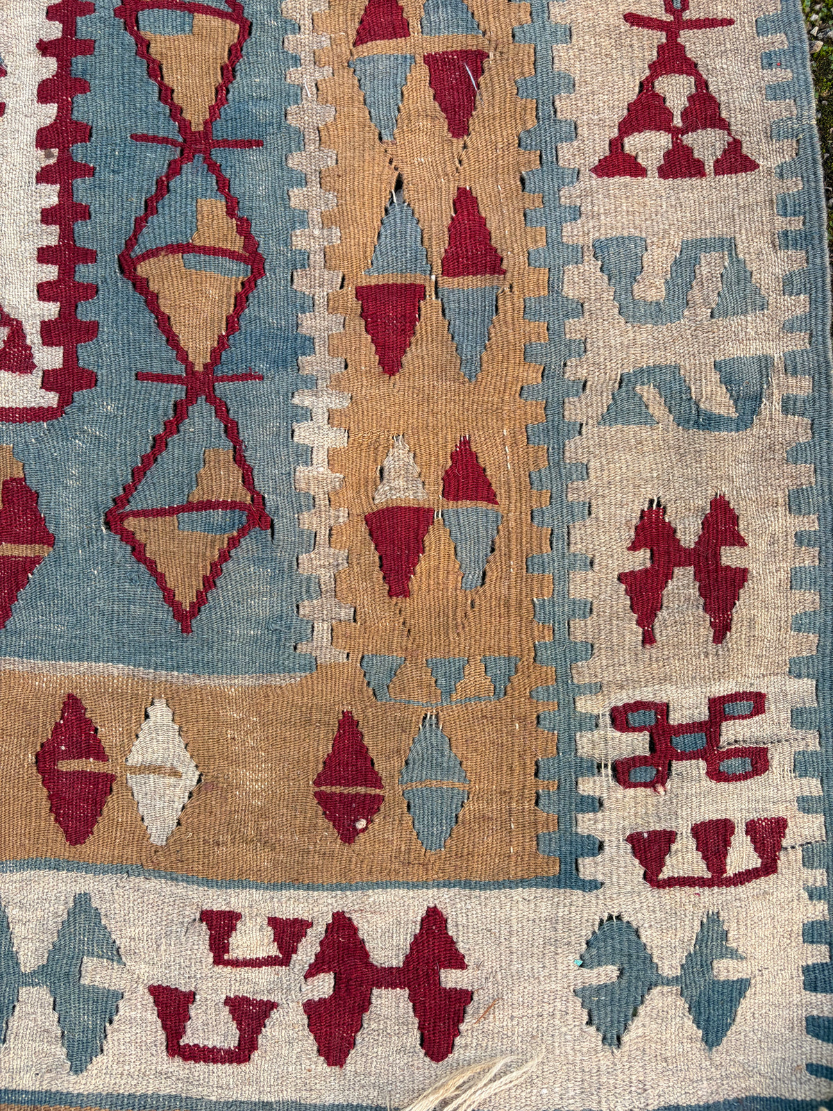 KILIM RUG