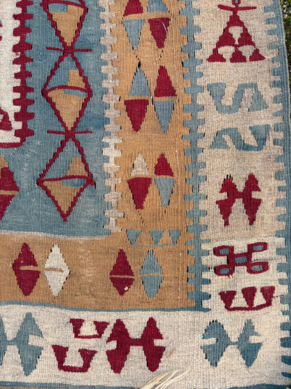 KILIM RUG