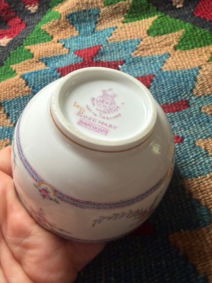 PORCELAIN SET
