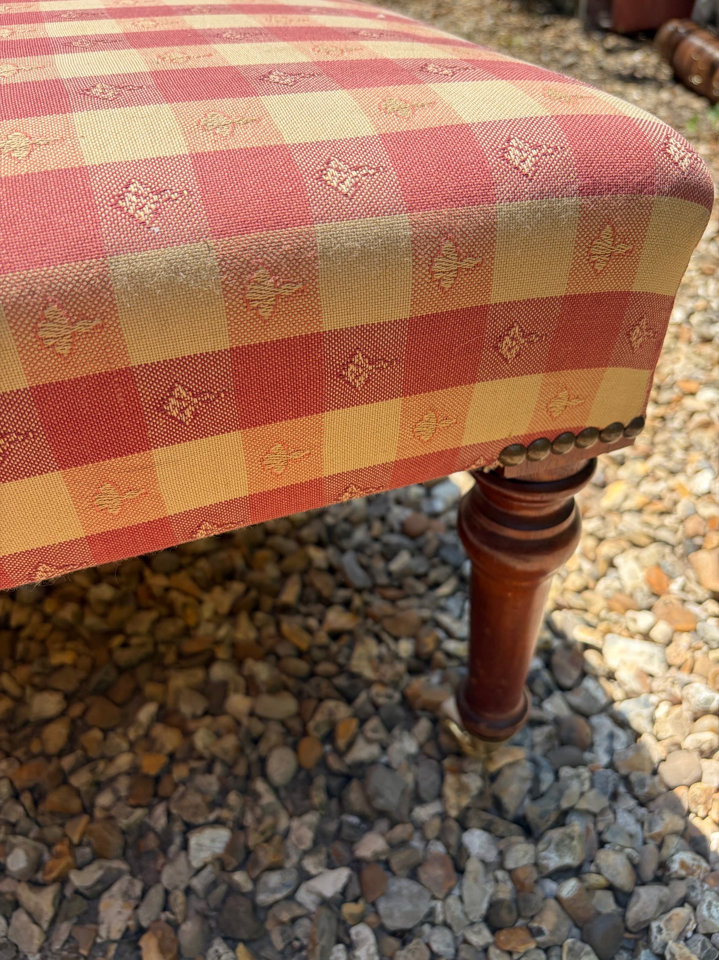 FOOTSTOOL