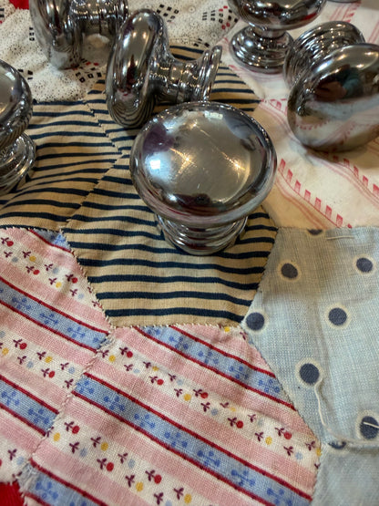 BATHROOM KNOBS