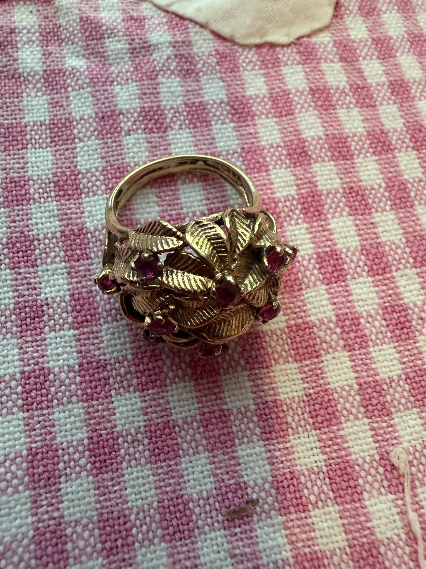 GOLD AND RUBY RING
