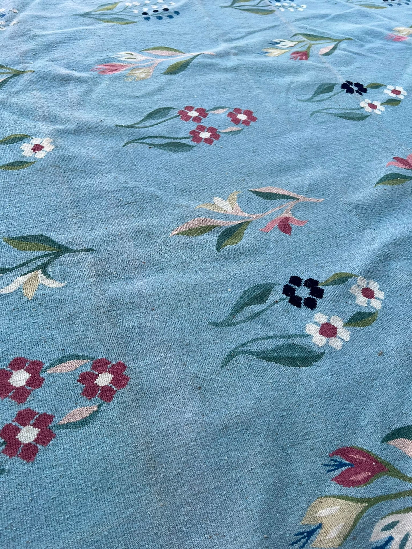 FLORAL RUG