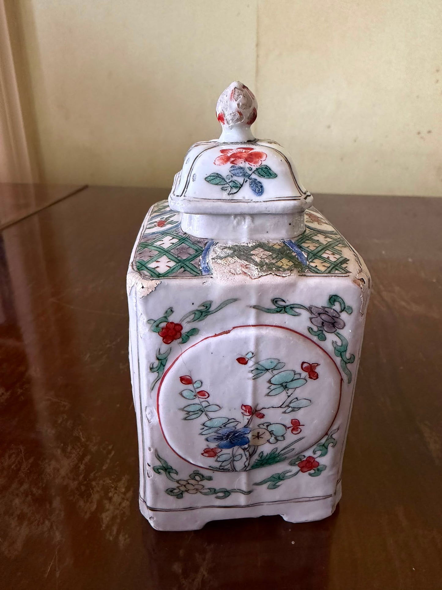 10 COLLECTABLE PIECES