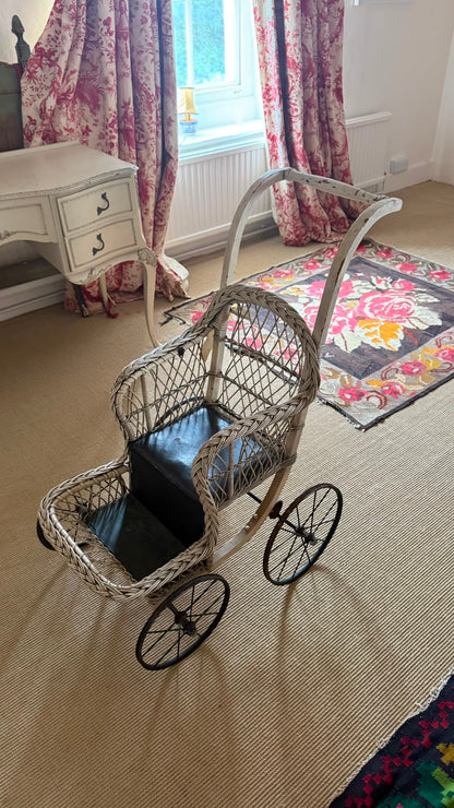 VINTAGE PUSH CHAIR