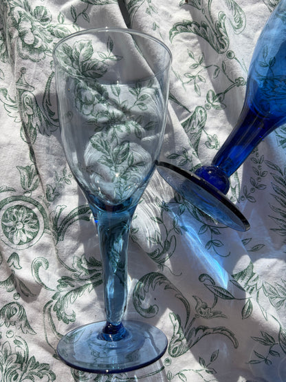 BLUE GLASSES
