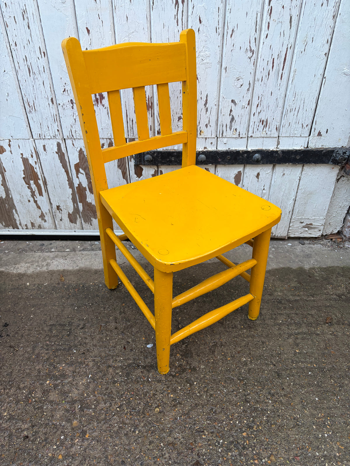 YELLOW CHAIR