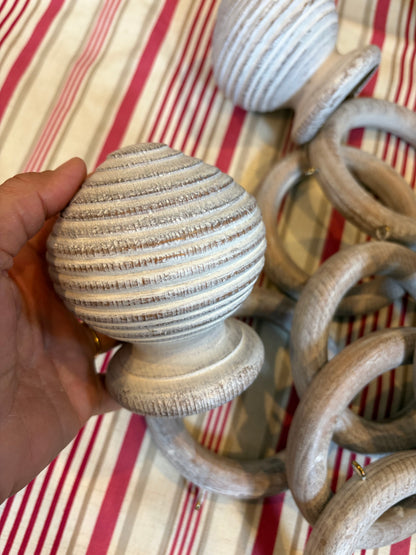 CURTAIN RINGS & FINIALS