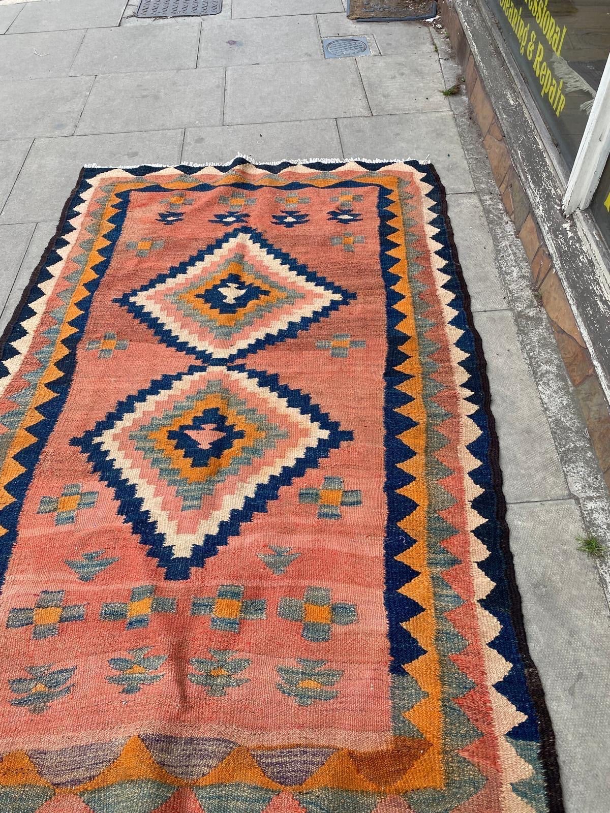 CORAL RUG