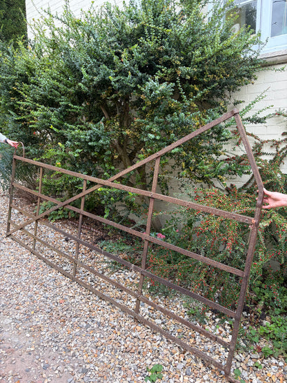VICTORIAN GATE