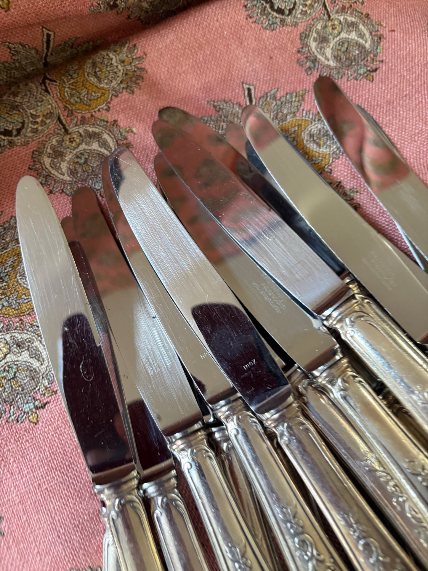 21 KNIVES