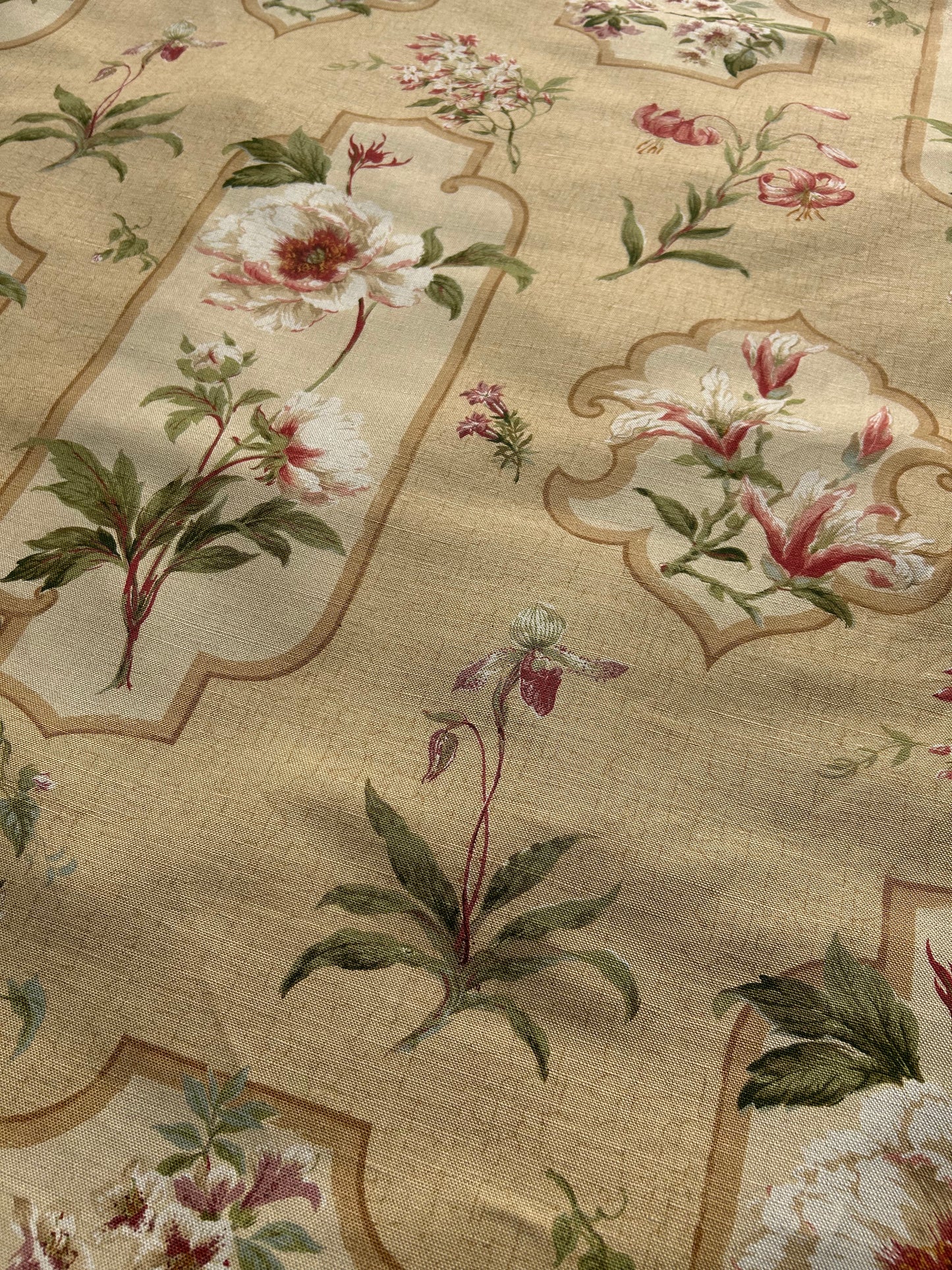 PEONY CARTOUCHE LINEN