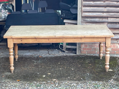 PINE TABLE