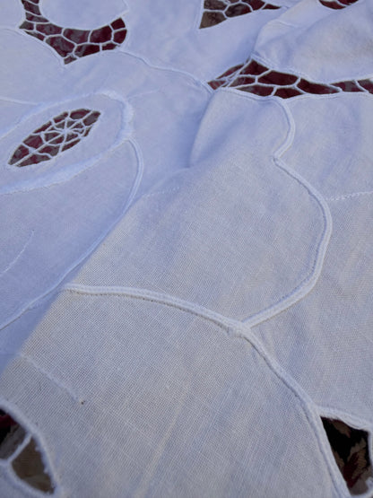 ROUND TABLECLOTH