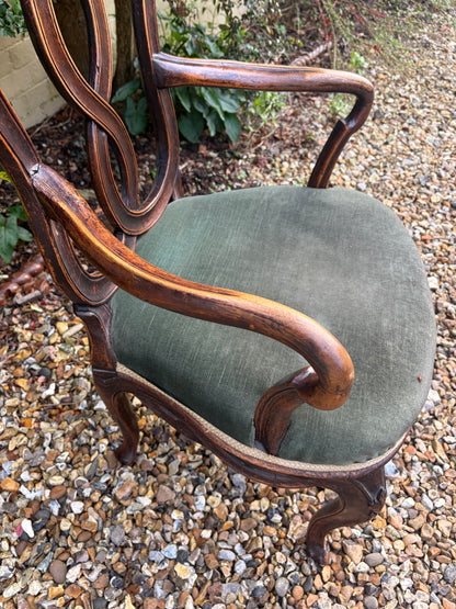 ANTIQUE CHAIR