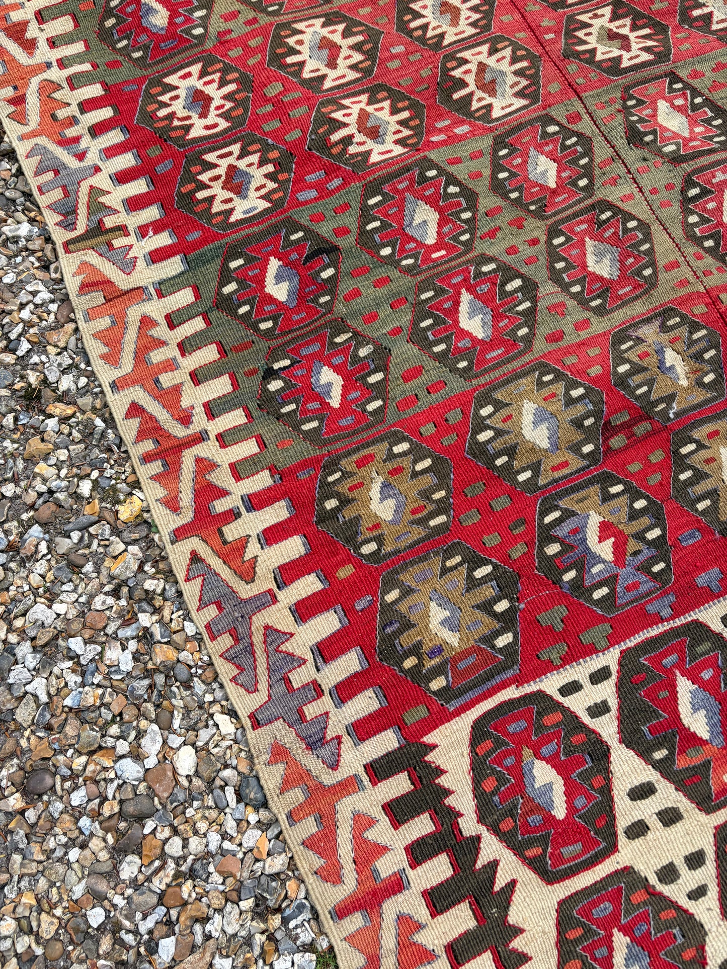 ANTIQUE KILIM