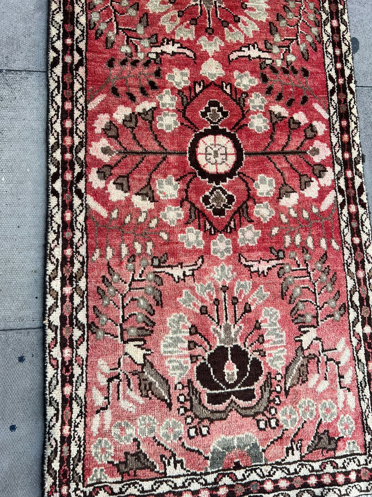 CARPET RUNNER