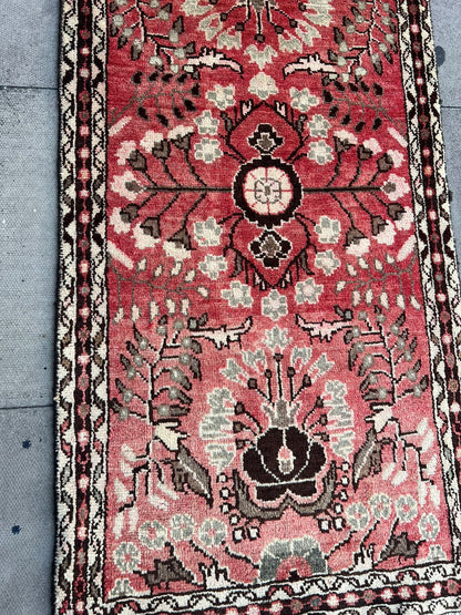 CARPET RUNNER