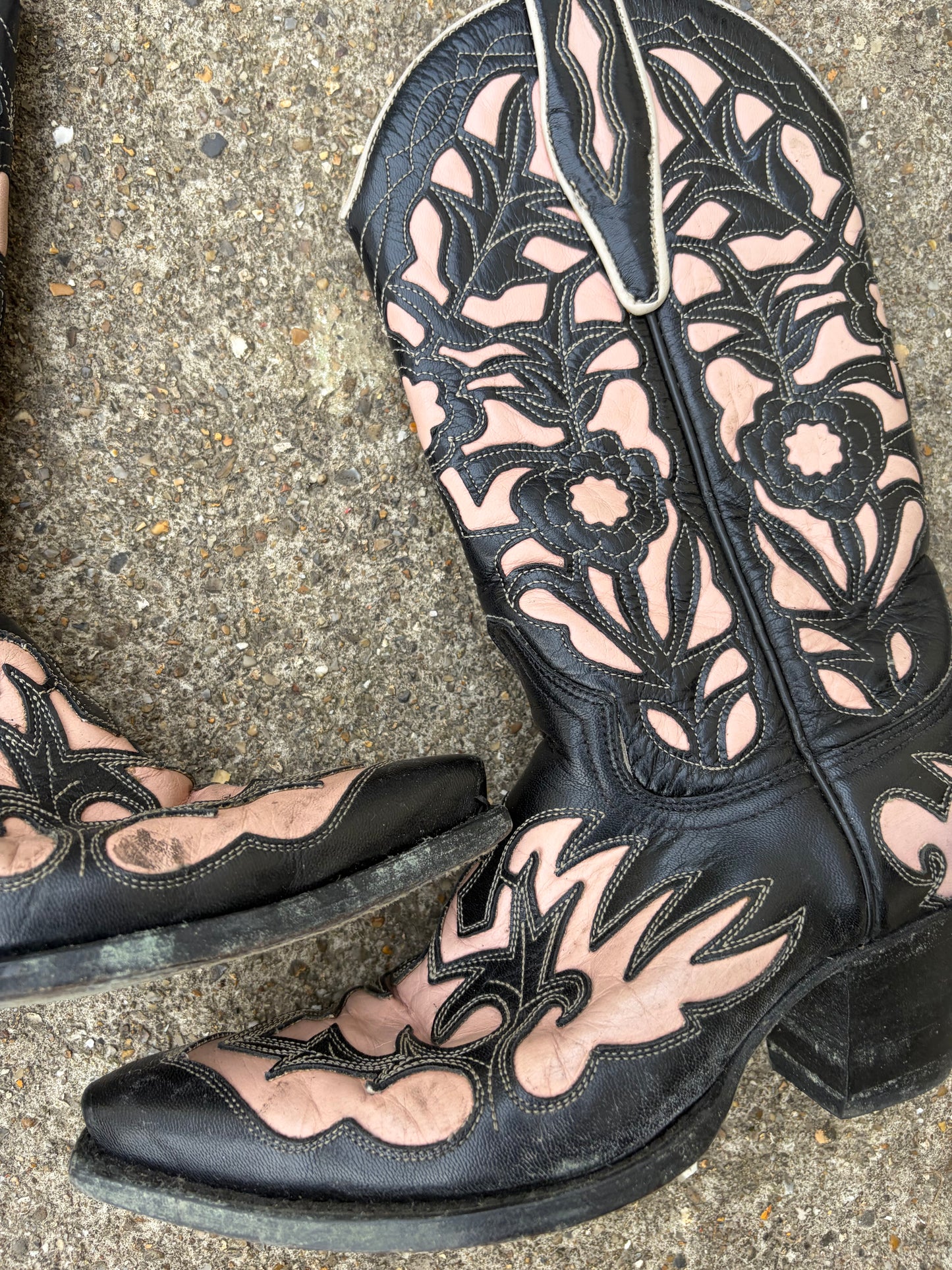 VINTAGE COWBOY BOOTS